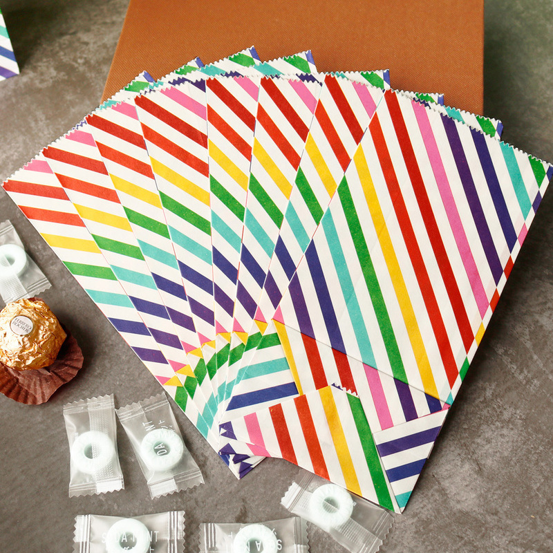 Small Paper Bags Rainbow Print - مراجعة Wedding Favor Box وسعره