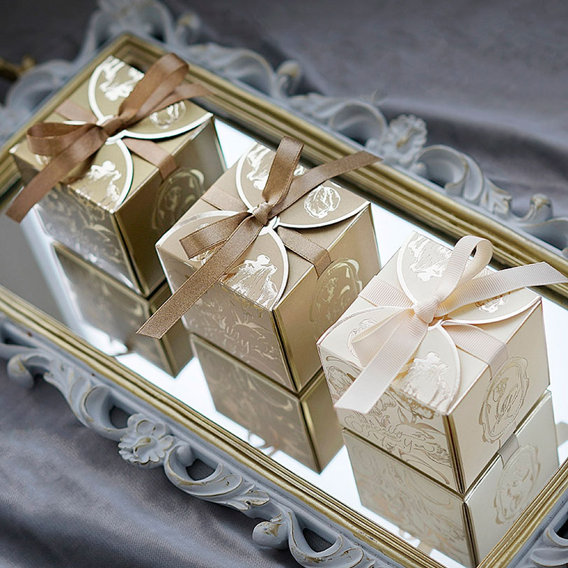 Square Paper Gift Boxes with R - مراجعة Wedding Favor Box وسعره